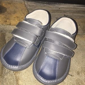 We Squeak Toddler  loafers. Size 9